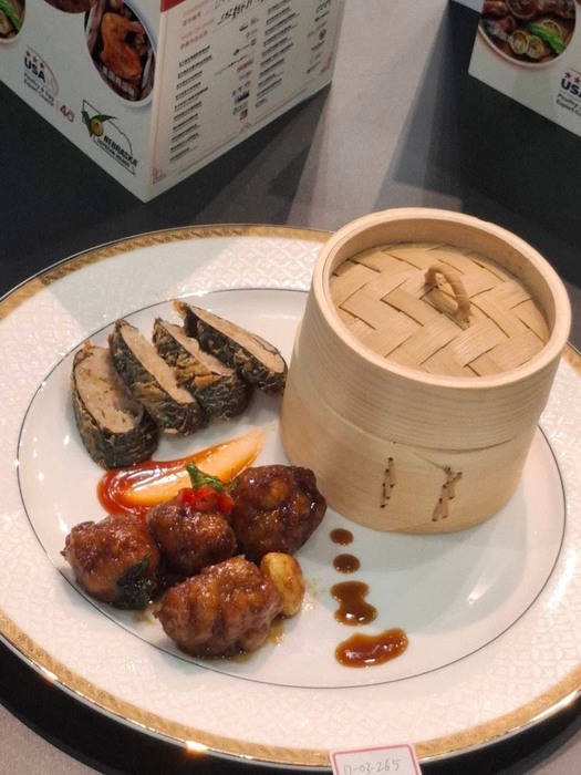 【榮譽獲獎】餐飲事業系學生參加「2025 FHC中國國際烹飪藝術比賽 」，1銀1銅圖片